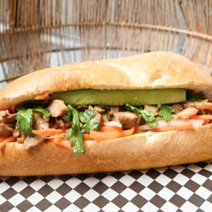 Banh mi au poulet grill&eacute; / Grilled Chicken Banh Mi
