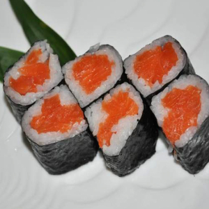Salmon Roll (6 pcs)