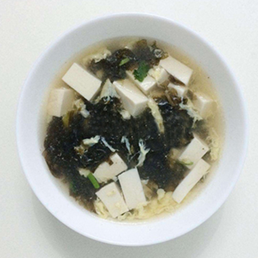 Seaweed & Tofu with Pork Soup