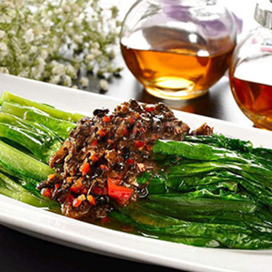 Salted Lettuce with Black Bean Oil Fried Dase Fish