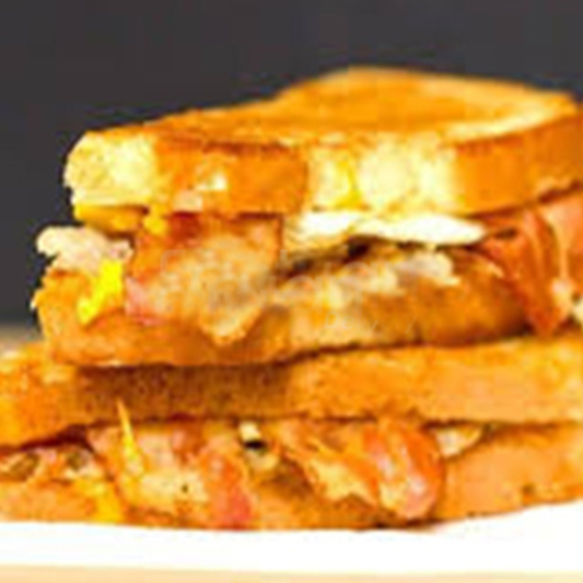 Hash Browns with Bacon & Scramble Egg Sandwich