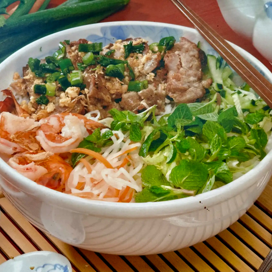 51. Vermicelli Noodles with Grilled Pork & Shrimp (B&uacute;n Thịt, T&ocirc;m Nướng)