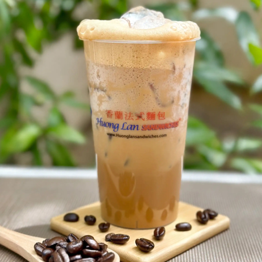 D10. Iced Milk Coffee (Cafe Sua Da)