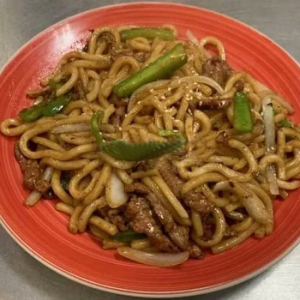 Pan-Fried Beef Udon with Black Pepper Sauce
