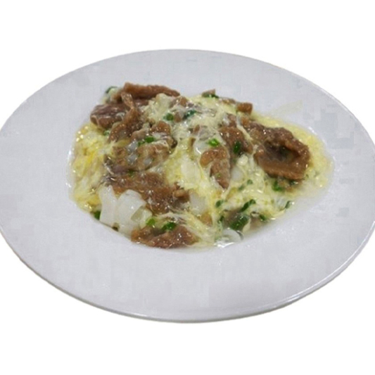 Beef with Scrambled Eggs Chow Fun