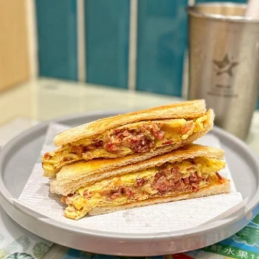Corned Beef and Egg Sandwich