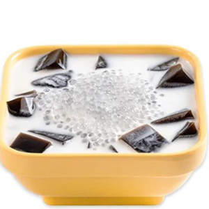 Grass Jelly with Coconut Milk 