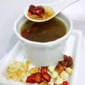 Peach Gum, Chickpea & Lily Sweet Soup