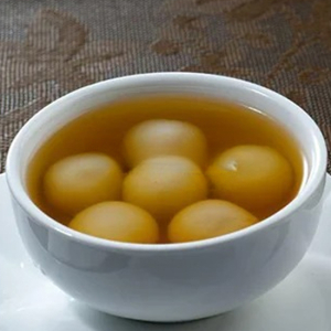 Sweet Ginger Soup with Balls