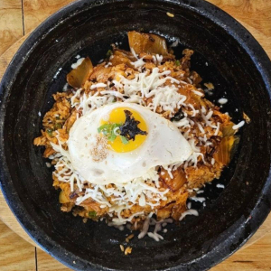 Dolpan Cheese Kimchi Fried Rice 돌판 치즈 김치 볶음밥 