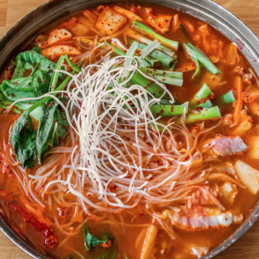 Tofu & Kimchi Casserole / 두부김치전골 