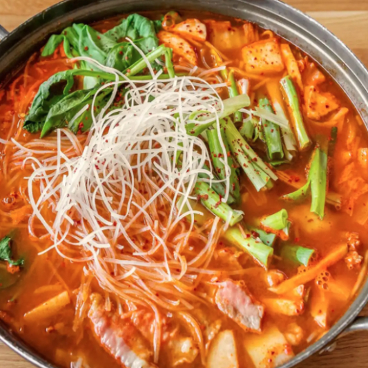 Dumpling Casserole / 만두전골 