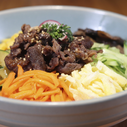 Bulgogi Bibimbap 불고기비빔밥