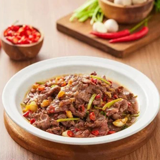Spicy Stir-Fried Beef / 小炒牛肉