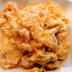 L8. Shrimp with Scrambled Eggs 滑蛋虾仁 