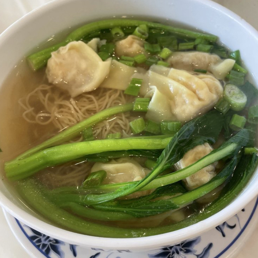 E2. Wonton Noodle Soup 雲吞麵
