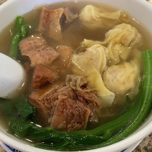 E4. Beef Brisket Wonton Noodle Soup 牛腩雲吞麵