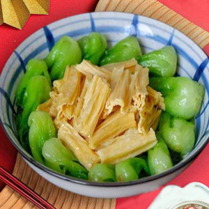 Bean Curd Skin with Vegetables in Soup