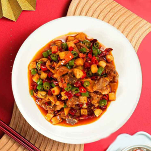 Minced Squab with Pine Nuts in Lettuce Wrap