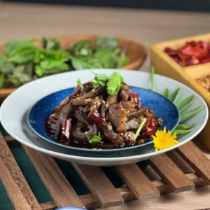 Spicy Beef Jerky (冷吃牛肉)