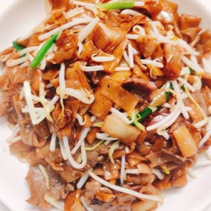 Beef Chow Fun (Dry) 乾炒牛河