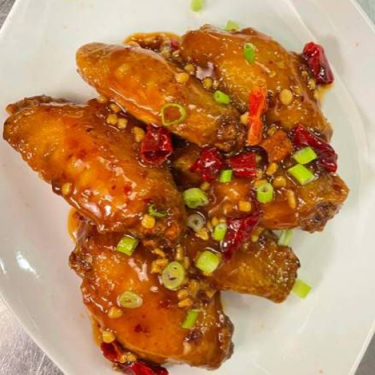 Deep Fried Chicken Wings with Spicy Sauce (8 pcs) 干烹雞翼