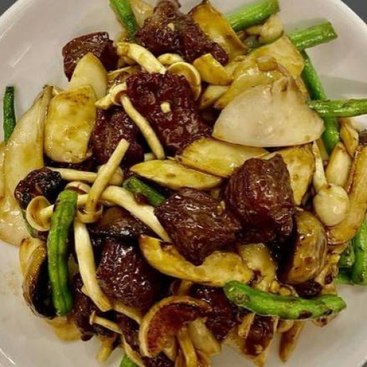 Tender Beef with Mixed Mushrooms & Teriyaki Sauce 燒汁什菌牛柳