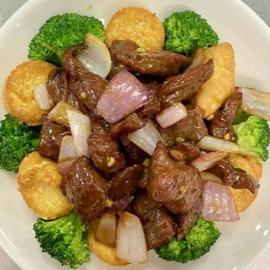 Japanese Style Tender Beef Cubes with Fried Egg Tofu 日式牛柳粒