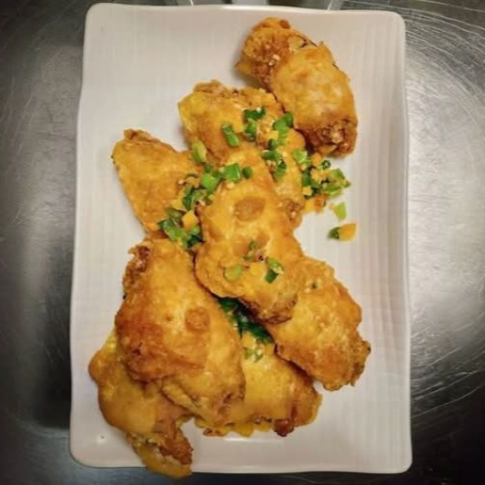 Salt & Pepper Fried Chicken Wings (8 pcs) 椒鹽雞翼