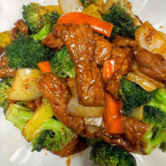 130. Black Pepper Beef with Mixed Vegetables