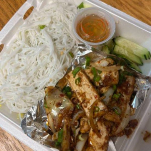 V11. Lemongrass Tofu Chili