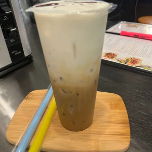 D16. Iced Coffee with Milk Foam