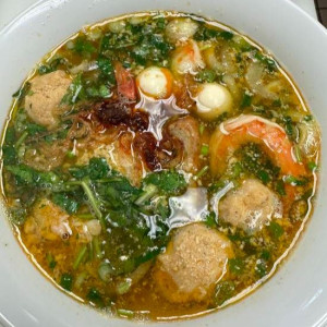 J9. Crab Noodle Soup (Banh Canh Cua)