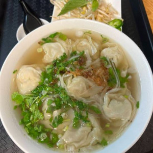P6. Wonton Pho