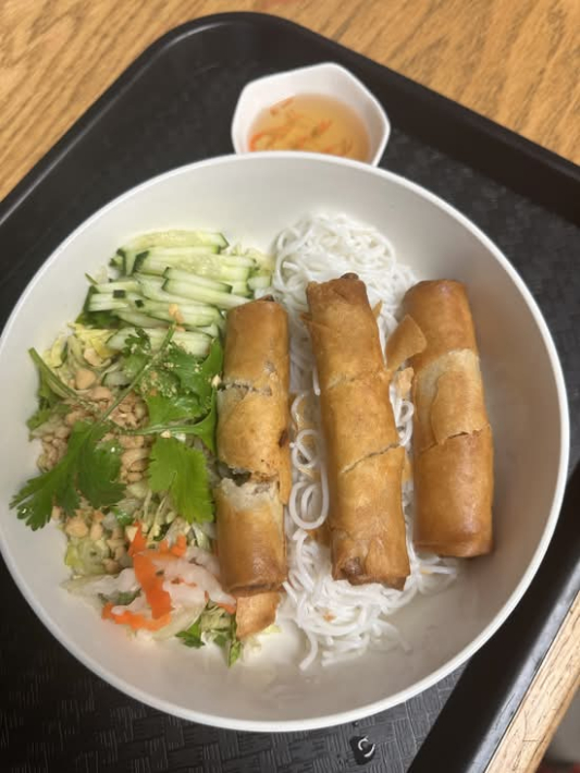 V6. Egg Roll Vermicelli