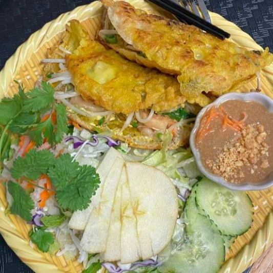 J8. Hue's Crispy Pancakes (2 pcs) (B&aacute;nh Kho&aacute;i)
