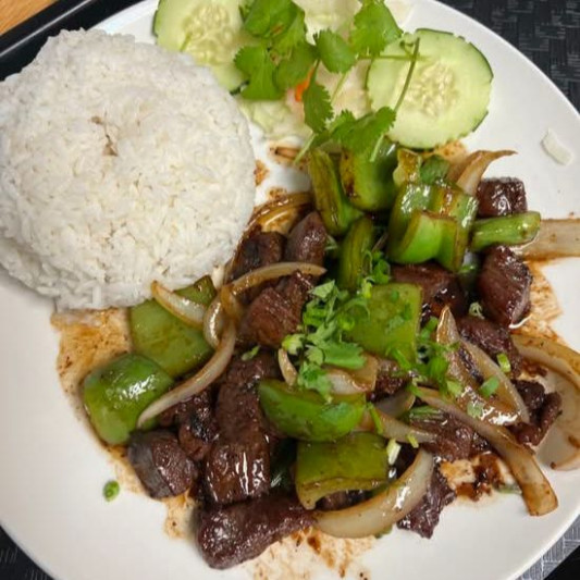 R17. Saut&eacute;ed Beef on High Heat Plate (Cơm B&ograve; L&uacute;c Lắc)