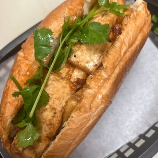 B5. Saut&eacute;ed Tofu Sandwich