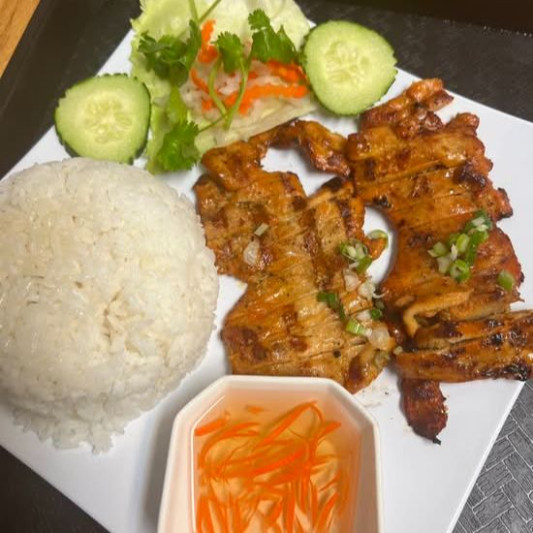 R2. Grilled Pork Plate