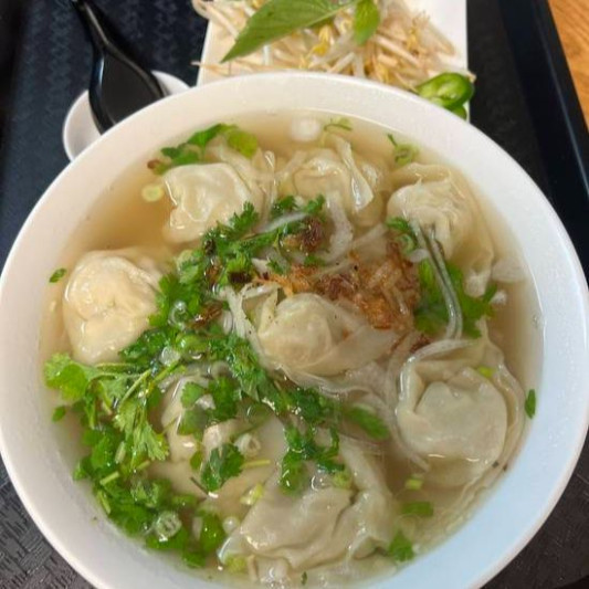 P6. Wonton Pho