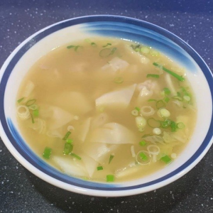Wonton Soup (12 pcs) 云吞汤