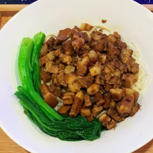 L. Taiwanese Braised Pork Noodles 台式卤肉面