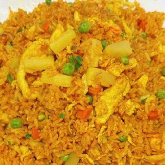 Thai Pineapple Fried Rice 泰式菠萝炒饭
