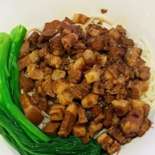 Taiwanese Braised Pork Noodles 台式卤肉面