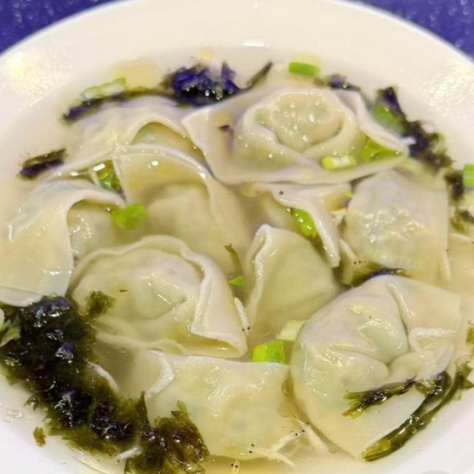 Shanghai Shepherd's Purse Pork Big Wontons (10 pcs) 上海荠菜鲜肉大馄炖