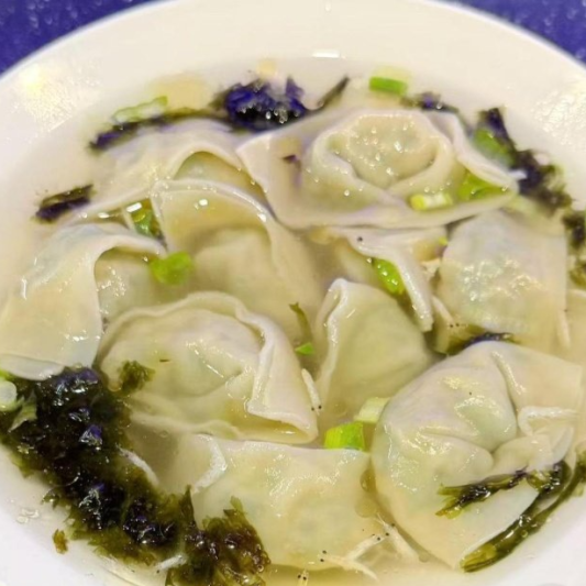 Shanghai Shepherd's Purse Pork Big Wontons (10 pcs) 上海荠菜鲜肉大馄炖