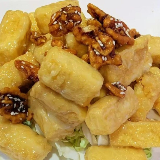 Crispy Tofu with Honey Walnuts 核桃豆腐