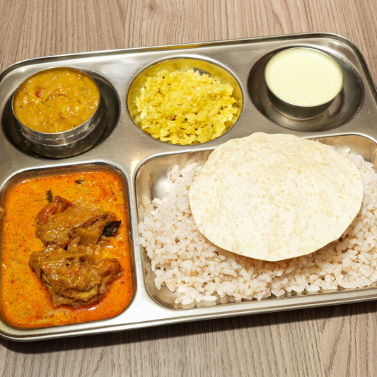 Rice, Chicken Curry, Sambar, Moru Curry, Thoran, Pickle, Pappadam