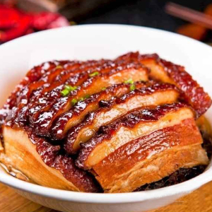 R6. Pork Belly with Preserved Vegetables