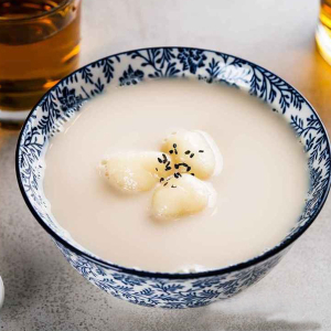 J5. Almond Soup with Mini Rice Balls